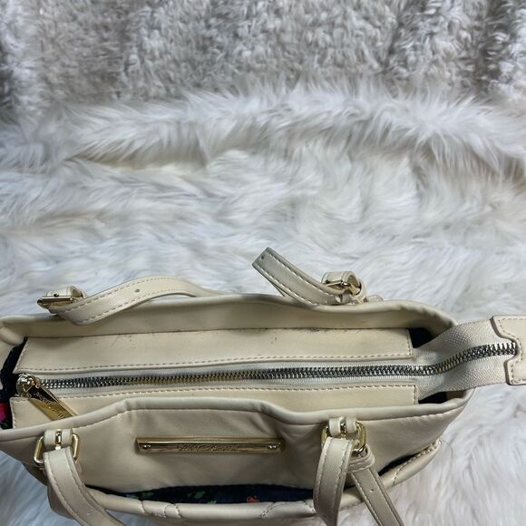 Betsey Johnson Cream Shopper Heart Quilted medium shoulder bag gold tone accent - Picture 10 of 12